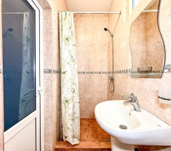 Комфортный 5 местный номер в Дружба