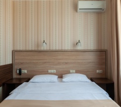 Номер стандарт с 1 двуспальной кроватью в Мария