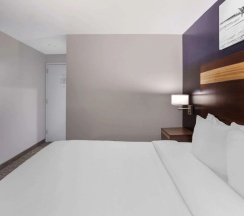 Двухместный номер Standard двуспальная кровать в Avion Inn Near LGA Airport, Ascend Hotel Collection