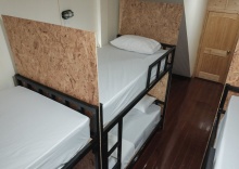 Кровать в общем номере в The Bridge Hostel