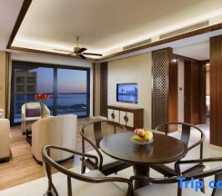 Люкс Superior с 2 комнатами с видом на море в Jinghai Hotel & Resort