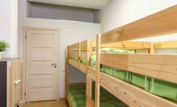 Верхнее место в четырехместном мужском номере в Yo! Hostel