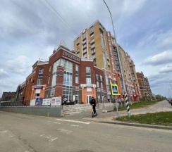 Двухместный люкс с балконом (двуспальная кровать) в Квартира с диванчиком в новом районе у ТЦ Глобус