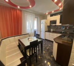Апартаменты с балконом и с красивым видом из окна в Квартира Svoy Lux