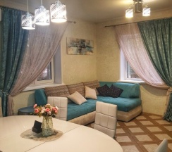 Коттедж с 5 комнатами с красивым видом из окна в Дом в Соснах