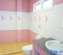 Коттедж с 4 комнатами в Kamalar Palace Longstay house