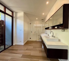 Вилла рядом с пляжем в Amatapura Beach Villa 12