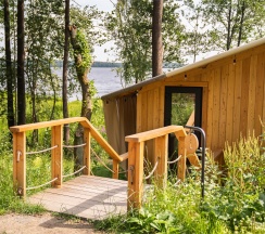 Лодж "У озера" с купелью в Lembo