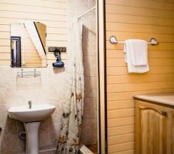 Коттедж эконом без сауны с двумя кроватями в спальне (2+3) в Красное озеро