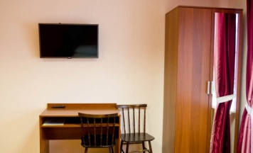 Двухместный номер с 1 кроватью и общей ванной комнатой в Альянс