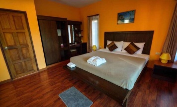Бунгало с балконом в Rangsiman Resort