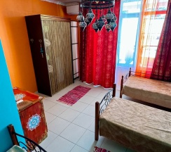 Кровать в 4-местном общем номере Ганди в Дом Радости