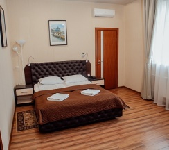 Стандартный номер (окнами во двор) в Brothershotel.ru