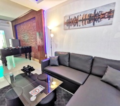 Вилла с 5 комнатами в Thai Orange Villas