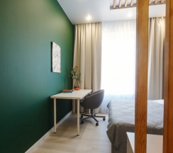 улучш. апартаменты 37 м с кроватью и диваном (центр, ул. Сакко, 24, "Vivaldi"), 419 в Viva aparts