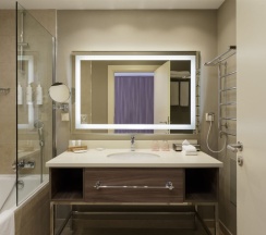 Люкс "Гранд" (Апартамент с 1 спальней) в Кортъярд Марриотт Сочи Красная Поляна