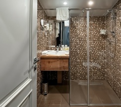 Коттедж двухэтажный в Sheraton Skypoint Luxe Hotel