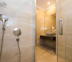 Трёхместный номер Economy в Ramada Plaza by Wyndham Antalya