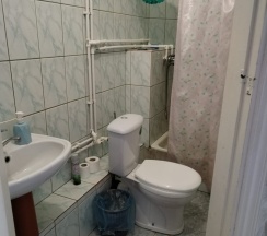 Трехместный номер с двуспальной и односпальной кроватью в Аль Капоне