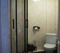 Четырехместный номер с 1 двуспальной или 2 односпальными кроватями с видом на озеро в Озеро