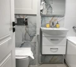 Loft Lux White Апартаменты (1 двуспальная кровать + 1 большой диван) 2+3 человека в Loft&Home Apartments