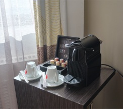 Номер Suite с двуспальной кроватью и диваном в Novotel Krasnoyarsk center