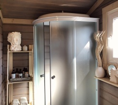 Двухместный коттедж с красивым видом из окна двуспальная кровать в Гостевой дом