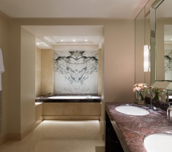 Люкс Four Seasons Executive в Four Seasons Hotel Moscow