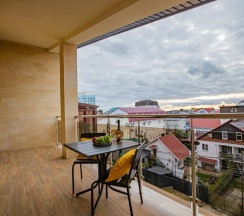 Комфорт 4-местный с двуспальной и односпальной кроватями с террасой в Джульетта