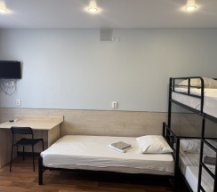 Четырехместный номер с общей ванной комнатой на мансарде №34 в Акспай