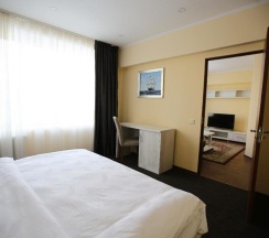 Двухместный люкс двуспальная кровать в Altai Business Hotel