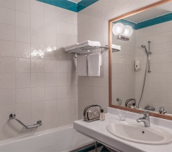Бизнес с одной большой или двумя раздельными кроватями в Cosmos Moscow VDNH Hotel