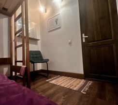 Трехместный номер. Классический. 1 двуспальная, 1 односпальная кровати в Лидваль