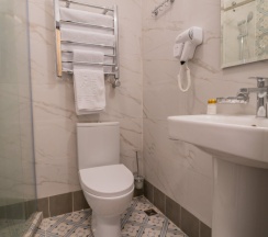 Двухместный номер (Малый корпус) Стандарт c 1 комнатой 2 отдельные кровати в Литфонд