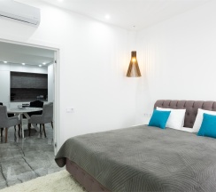 Двухкомнатные апартаменты с балконом и видом на море в Sphera apartments by Stellar