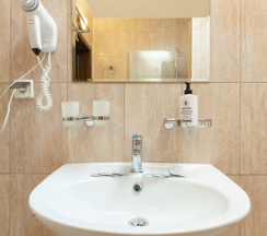 Семейный Двухкомнатный с балконом в Brown hotel