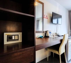 Трёхместный семейный номер Standard в 7Q Bangla Hotel