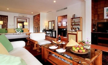 Двухместный люкс Bordeaux Ocean Wing двуспальная кровать в Mom Tri's Villa Royale