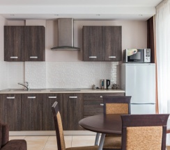 Апартаменты Superior c 1 комнатой с балконом и с красивым видом из окна в Комплекс апартаментов Комфорт