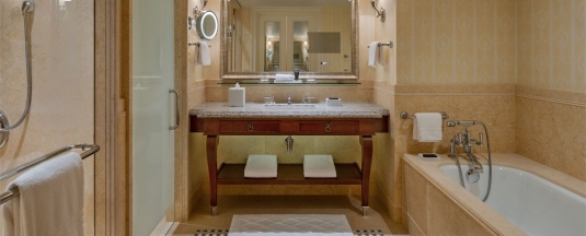Делюкс King в Four Seasons Hotel Lion Palace St. Petersburg