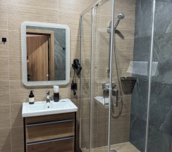 Четырёхместный семейный коттедж с балконом в Розмарин