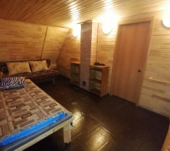 Дом с баней и мангальной зоной в Осетровский пруд