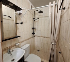 "НЕБО 7" Трехместный Комфортный номер с кроватями TWIN/DBL и одноместным диваном на 2 этаже в Цитрус