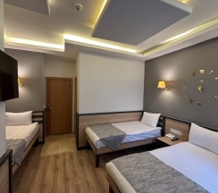 Четырёхместный номер Superior в Grand Seigneur Hotel