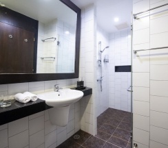 Трёхместный номер Standard в Lokal Phuket