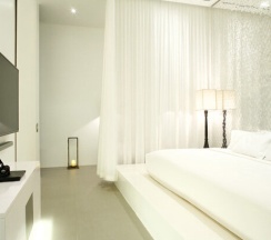 Двухместная Secret Pool Villa двуспальная кровать в The Library
