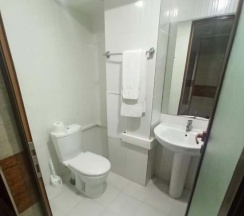 Трёхместный номер Бюджетный без окна в Отель Deluxe Ереван