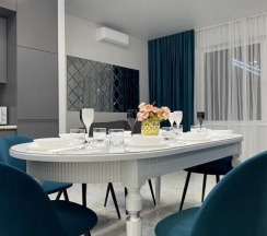 Коттедж с 3 комнатами с красивым видом из окна в Дом у реки