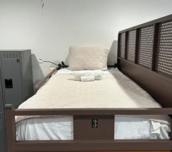 Кровать в общем номере в Stay 424 Hostel