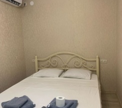 Четырёхместный номер Economy с видом на город в Ривьера